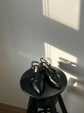 Pointed Buckled Flats