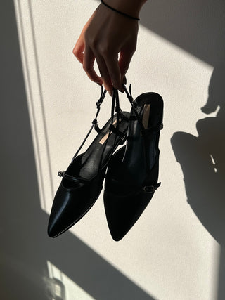 Pointed Buckled Flats 香港女裝鞋