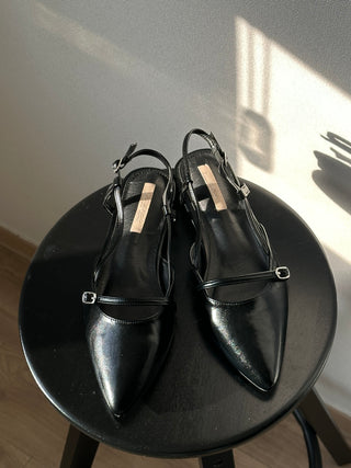 Pointed Buckled Flats