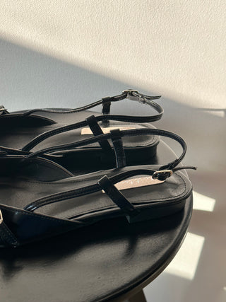 Pointed Buckled Flats 香港女裝鞋