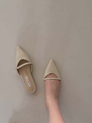 Buckled Flat Mules 香港女裝鞋