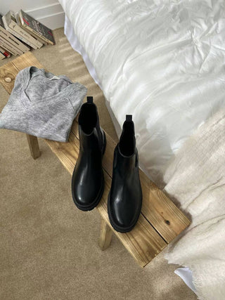 Chelsea Black Boots 香港女裝鞋