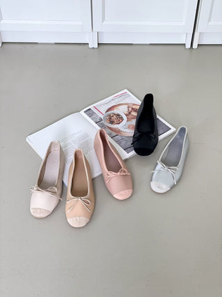 Cap-Toe Bow Flats 女裝平底鞋