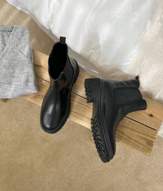 Chelsea Black Boots 香港女裝鞋