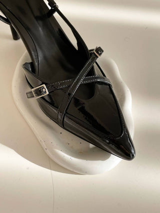 Buckled Triangle Heels 香港女裝鞋